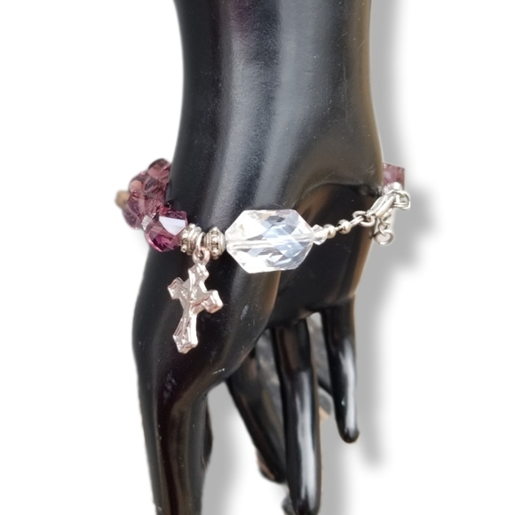 VINTAGE PURPLE AUSTRIAN CRYSTAL BEAD & SILVERTONE CROSS CHARM ROSARY BRACELET - Picture 4 of 8